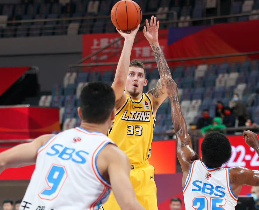 mk体育网页版法兰克福国际比赛日复出首秀；志在CBA常规赛名次提升；媒体盛赞；阵容厚度经受考验的简单介绍