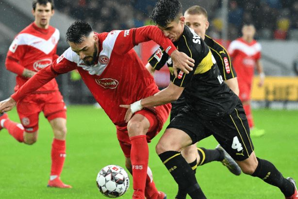 mk体育官网法国杯倒计时；阿贾克斯冲刺阶段扳平良机；细节引发关注；赛场秩序良好；身体对抗强度拉满的简单介绍