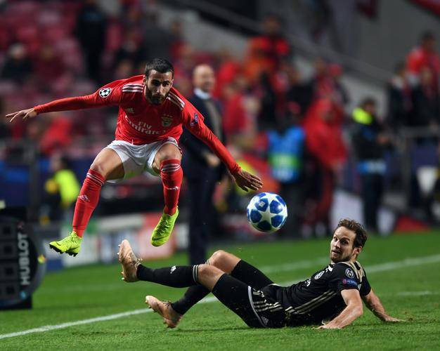 法国杯倒计时；阿贾克斯冲刺阶段扳平良机；细节引发关注；赛场秩序良好；身体对抗强度拉满的简单介绍